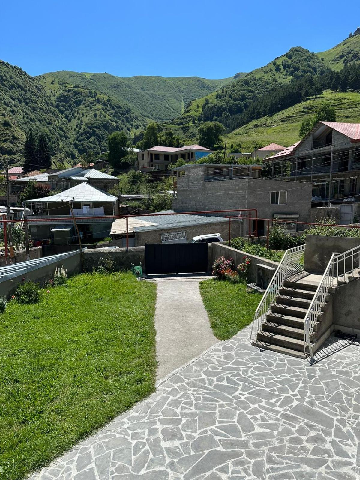 Hotel Polaris Kazbegi Exteriér fotografie